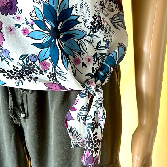 Ann Taylor Loft Mixed Media Cap Sleeve Top - Picture 4 of 7